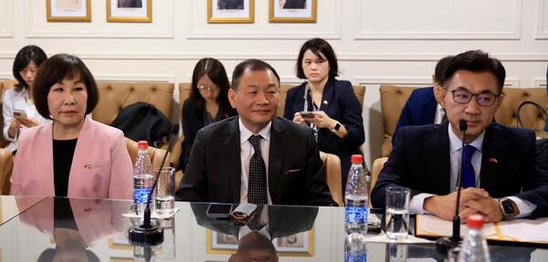 Senador exige más inversión a Taiwán y embajador responde que el reclamo "no corresponde"