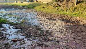 Hace 15 días no pueden ducharse por caños rotos de la Essap, he'i