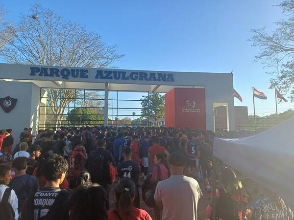 Médicos del Parque Azulgrana salvan a adolescente que sufrió un paro cardiaco - trece