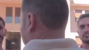 No permite que sus hijas vayan a España con su mamá