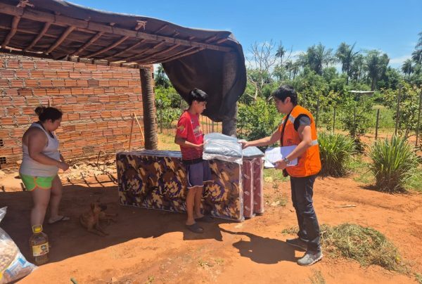 Secretaría de Emergencia Nacional entrega asistencia a familias afectadas por último temporal