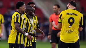 Benzema recupera la sonrisa del Al Ittihad