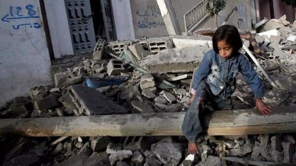 OMS detecta malnutrición en un 7% de los niños gazatíes examinados tras el alto el fuego