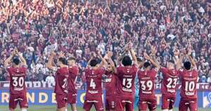 La Nación / Hinchas de Lanús, enamorados de Paraguay: “Yo me voy a quedar a vivir”