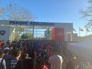 Médicos del Parque Azulgrana salvan a joven que sufrió paro cardíaco durante las pruebas - Cerro Porteño - ABC Color