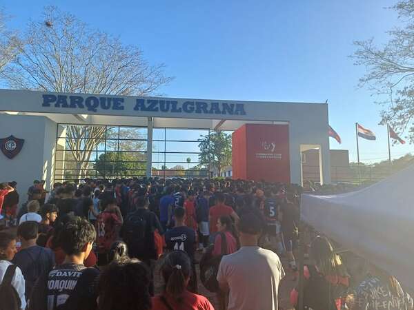 Médicos del Parque Azulgrana salvan a joven que sufrió paro cardíaco durante las pruebas - Cerro Porteño - ABC Color