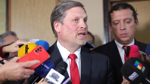 Chase defiende licitación de máquinas de voto y dice que todo está abierto a auditoría