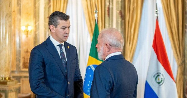 El Gobierno retiene el reporte del espionaje brasileño antes de encarar la negociación por Itaipú