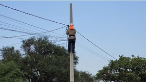 ANDE reporta corte masivo de luz en zonas de Luque y Areguá