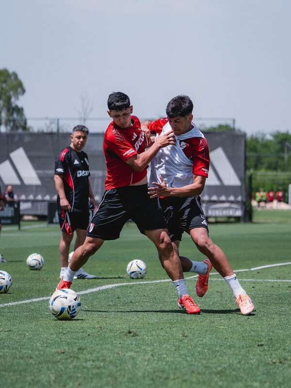 Clausura Argentino: River-Racing, presión en octavos - Fútbol Internacional - ABC Color