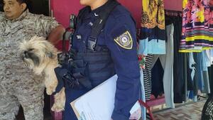 Montan operativo, con orden judicial incluida, para rescatar a un perro en Capitán Bado