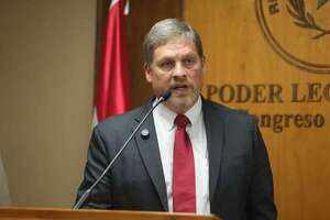 Senador niega que empresa arrendadora de las máquinas de votación tenga relación con Peña  - Política - ABC Color