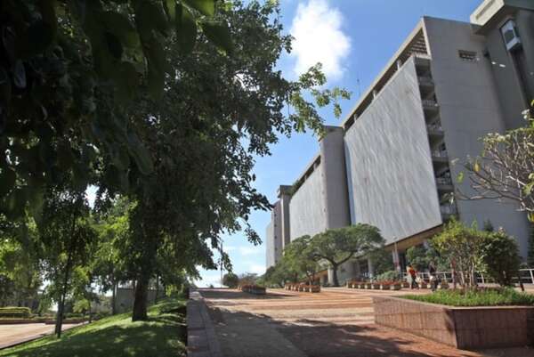 Banco central  mantiene tasa de interés referencial en 6% - Economía - ABC Color