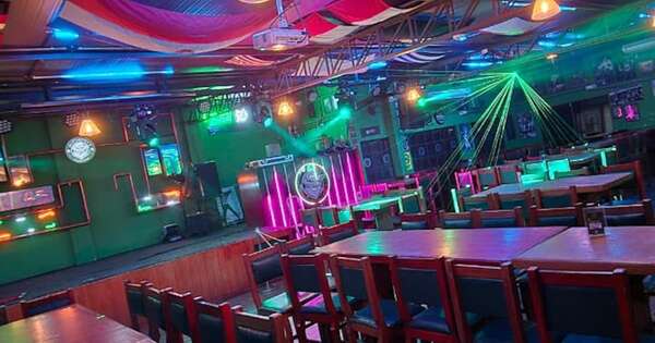 La Nación / McCarthy’s Irish Pub prepara su Back in Time, un retorno a los 90