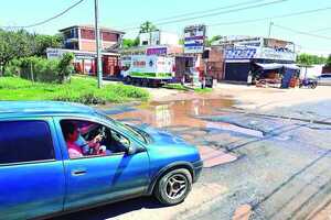 Calles Mariano intransitables: Vehículos no ingresan por cráteres