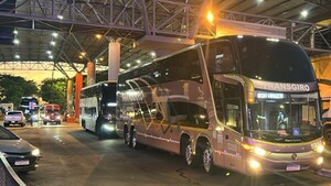 Unos 10 mil hinchas de Mineiro ingresan al país por el Este