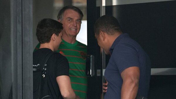 Policía brasileña arrestó al expresidente Jair Bolsonaro