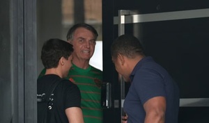 Detienen a Jair Bolsonaro por orden de la Corte Suprema