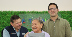 Familias de Puerto Casado reciben sus títulos de propiedad tras 25 años de espera - ADN Digital