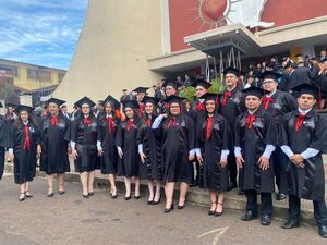 Un viernes de emociones y logros: así se vivió el Solemne Acto de Graduación de la UC Campus Itapúa