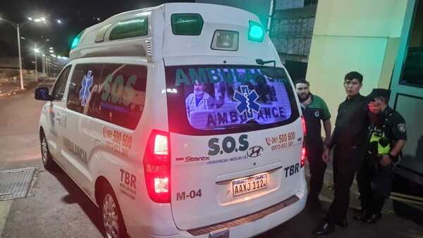 Ciudad del Este: Guardia de seguridad es atropellado en plena portería de un shopping