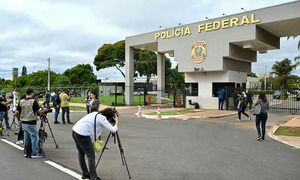 Por orden del Tribunal Federal Bolsonaro deja la domiciliaria y va a prisión preventiva - OviedoPress