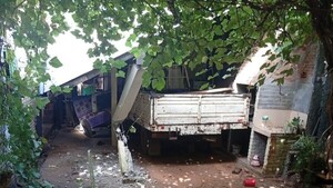 Niña de 8 años muere arrollada por un camión de pequeño porte en Coronel Bogado