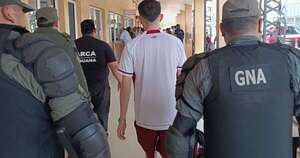 Diario HOY | Hincha de Lanús no pudo ingresar a Paraguay por amenazas realizadas en redes