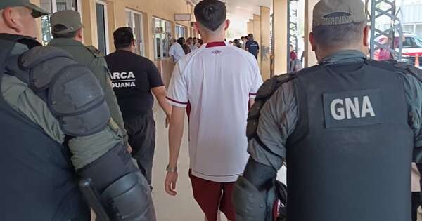 Diario HOY | Hincha de Lanús no pudo ingresar a Paraguay por amenazas realizadas en redes