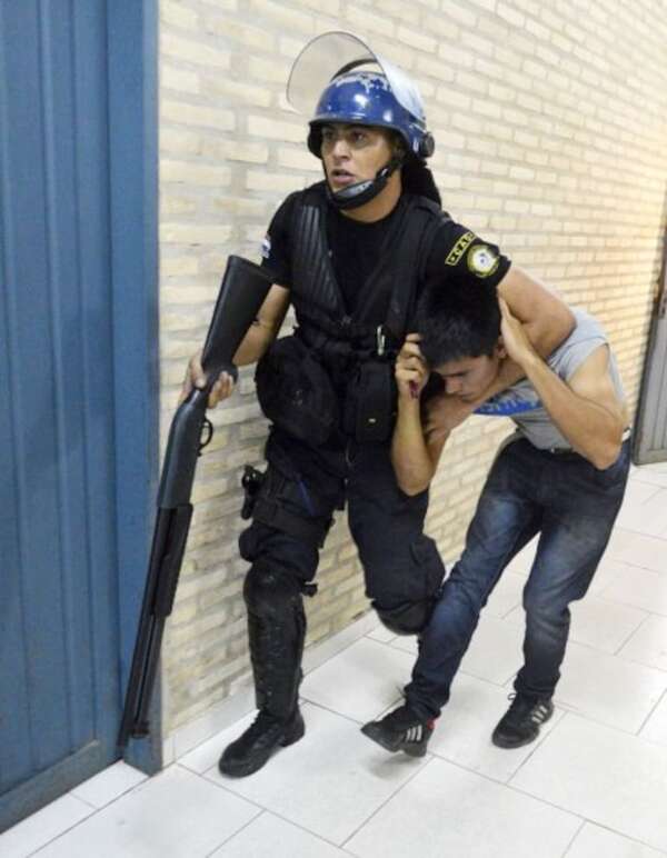 Dan de baja al policía que mató a Rodrigo Quintana - Policiales - ABC Color