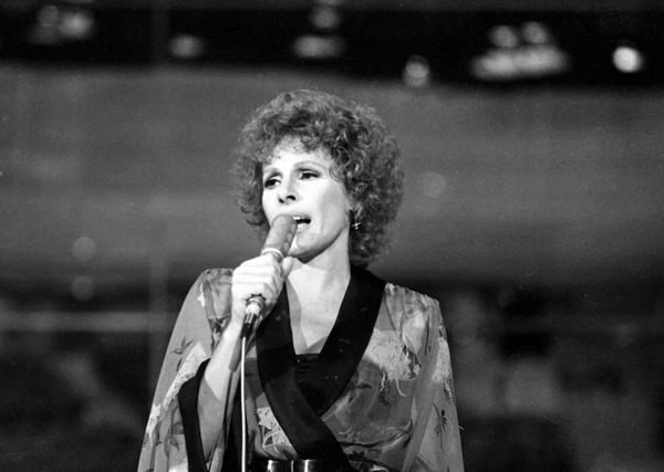 Muere Ornella Vanoni, Voz Emblemática de Italia, a los 91