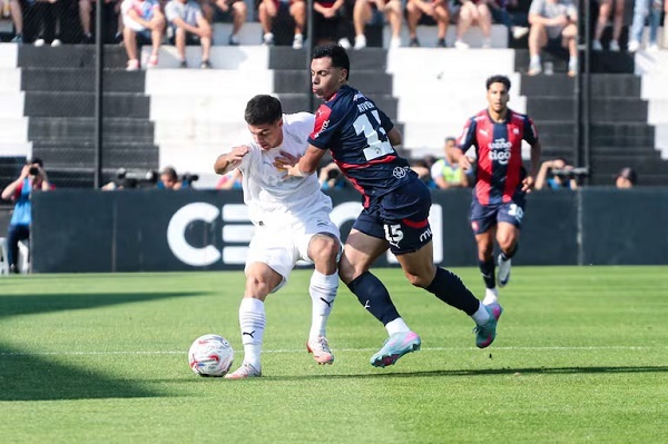 Cerro Porteño busca consagrarse ante Libertad en Asunción