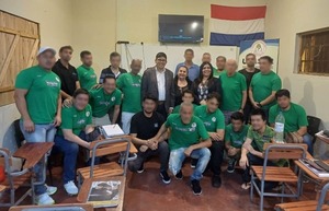 Estudiantes en contexto de encierro se preparan para defender tesis en Administración de Empresas