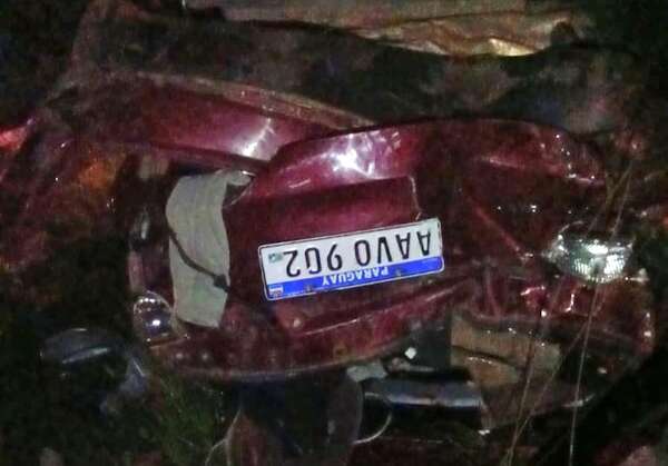 Padre e hija fallecen tras vuelco de camioneta en Nueva Londres - Nacionales - ABC Color