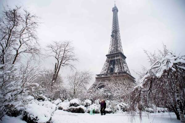 París amaneció con nieve este domingo  - Mundo - ABC Color