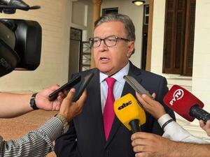 Duarte Frutos desestima figura de Camilo Pérez y lo califica como "un perfecto anónimo" en política