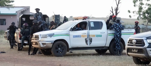 Nigeria: más de 300 personas secuestradas en escuela