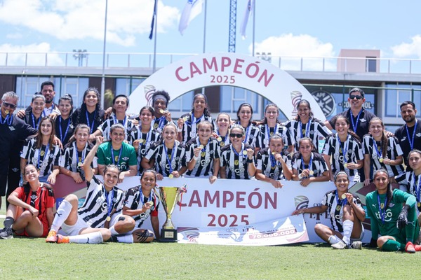 Popular / Libertad es campeón de la Copa eFe