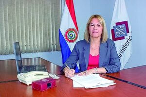 Fiscalía Ordena Captura de 12 Extranjeros por Asalto