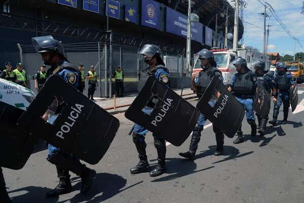 Policía celebra “positiva” cobertura de la Copa Sudamericana y ya mira a Shakira - Policiales - ABC Color