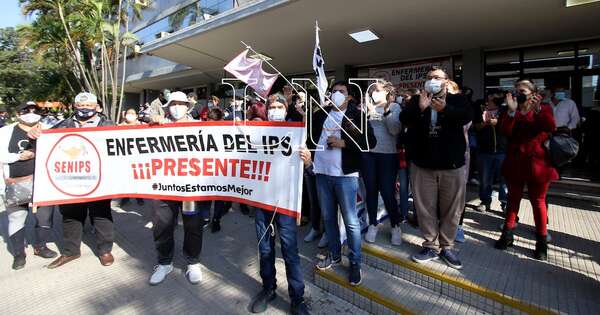 Diario HOY | Enfermeras del IPS llevan su reclamo salarial al Congreso