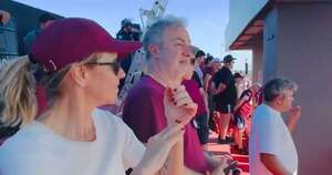 Diario HOY | Marcela Morelo celebró “una y otra vez” en Asunción con Lanús campeón