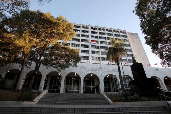 Paro de funcionarios judiciales: reajuste salarial se definiría esta semana en el Senado - Nacionales - ABC Color