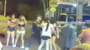 Hizo baile sexy frente al chico’i ajeno y ligó