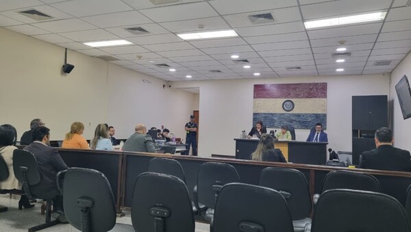 Defensa solicita la absolución de periodista Carlos Granada