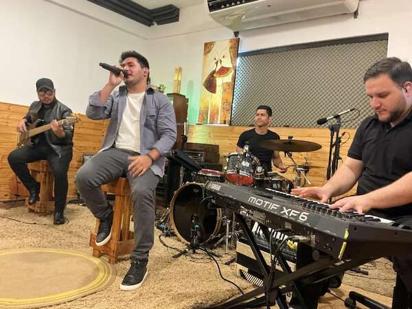 Elías Coronel presenta su “live session” y abre una nueva etapa musical  - Música - ABC Color