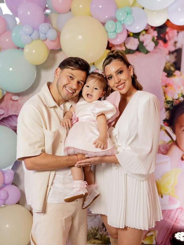 Óscar Romero celebra la vida de su esposa: “¡Te amamos un mundo!” - Gente - ABC Color