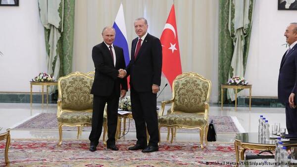 Putin y Erdogan abordan la propuesta de paz de EEUU para Ucrania