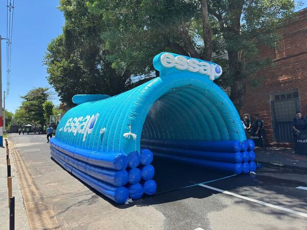 Popular / (VIDEO) Túnel de agua para calmar el hakuvo, ¡sorprendió a prensa extranjera!