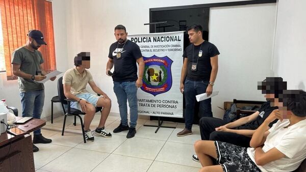 Inventó un viaje a Brasil para jugar fútbol y estafó a su abuela para comprar un iPhone